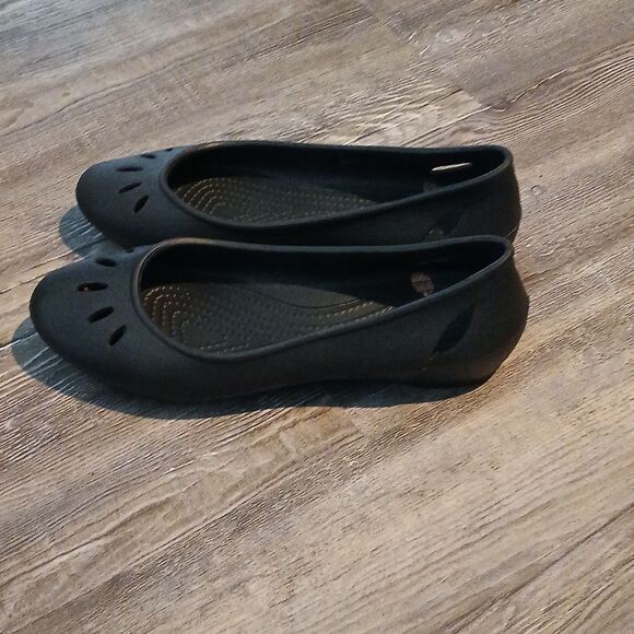 Crocs Black Kelli ballet style slip on flats  Sz 7  NWOT - Picture 3 of 8